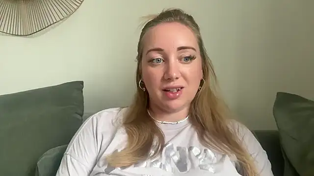 arielsweetieee online show from 07/15/26, 08:41
