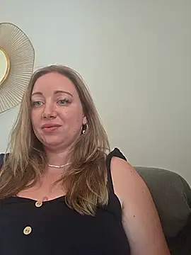 arielsweetieee online show from 07/28/26, 12:48