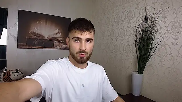 KyloEast online show from 07/28/26, 04:41