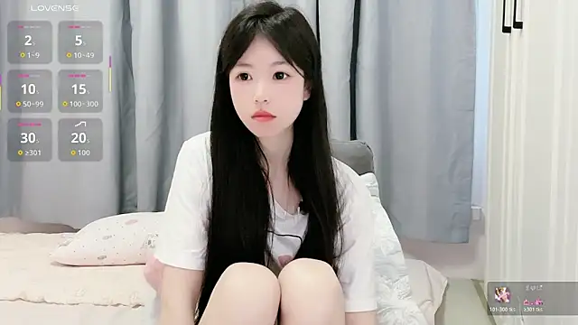 Snapshot of XiaoMei-iiiiii chatting on 06/11/26, 12:32 XiaoMei-iiiiii online show from 06/11/26, 12:32