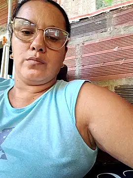 Snapshot of Samanta-42 chatting on 05/08/26, 12:21 Samanta-42 online show from 05/08/26, 12:21