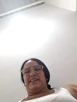 Snapshot of Samanta-42 chatting on 06/06/26, 11:20 Samanta-42 online show from 06/06/26, 11:20