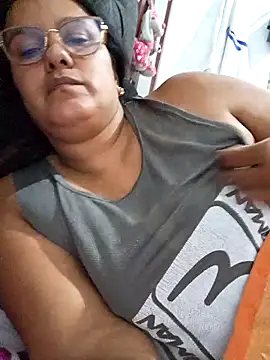 Snapshot of Samanta-42 chatting on 06/10/26, 10:25 Samanta-42 online show from 06/10/26, 10:25