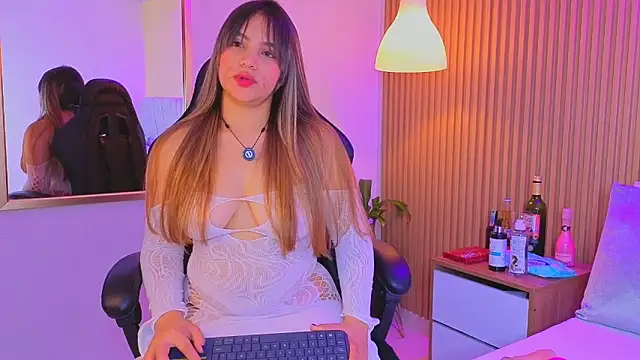 babyzahara online show from 05/12/26, 11:18