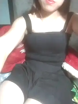 Snapshot of Zara-Lina chatting on 04/18/26, 12:20 Zara-Lina online show from 04/18/26, 12:20