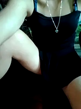 Snapshot of Zara-Lina chatting on 06/05/26, 07:03 Zara-Lina online show from 06/05/26, 07:03