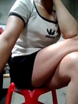 Snapshot of Zara-Lina chatting on 06/20/26, 07:11 Zara-Lina online show from 06/20/26, 07:11