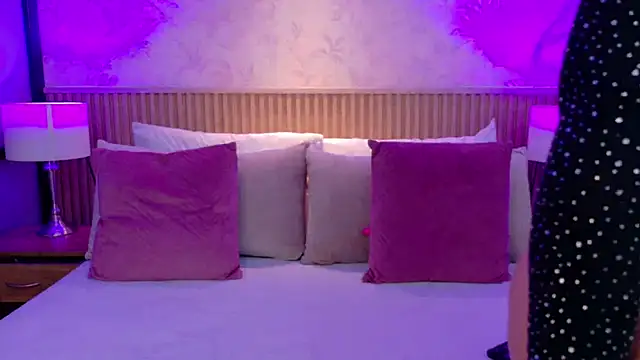 Darcy glow  online show from 06/23/26, 12:03