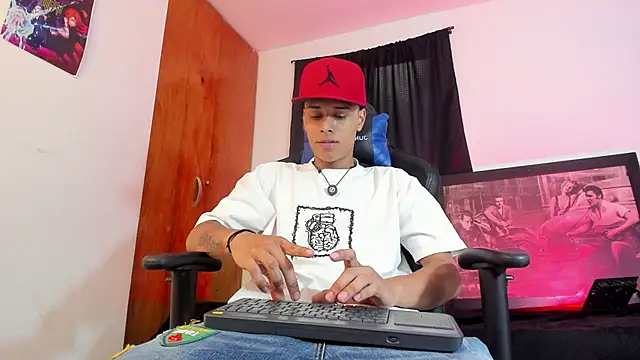 alessandroferrer online show from 06/08/26, 08:31