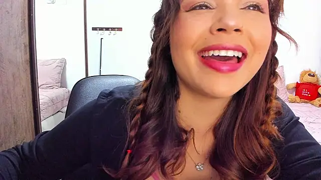 megan poe  online show from 07/22/26, 05:05