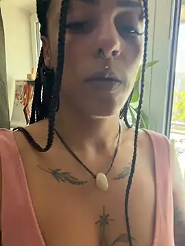 SweetPetiteNoir online show from 06/18/26, 02:10