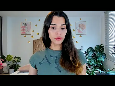 Snapshot of bella_grego chatting on 04/24/26, 08:22 bella grego online show from 04/24/26, 08:22