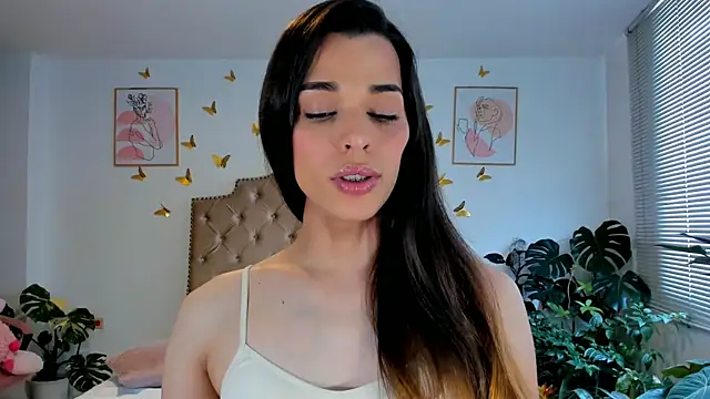 Snapshot of bella_grego chatting on 06/10/26, 05:45 bella grego online show from 06/10/26, 05:45