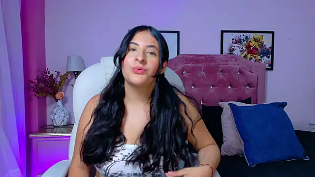 Snapshot of Maggiee_1 chatting on 04/22/26, 07:26 Maggiee 1 online show from 04/22/26, 07:26