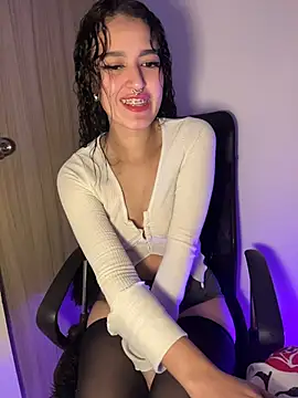Snapshot of gema_stone chatting on 05/11/26, 05:57 gema stone online show from 05/11/26, 05:57