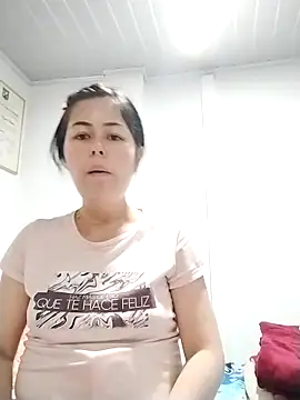 Snapshot of julietaflame chatting on 06/14/26, 03:08 julietaflame online show from 06/14/26, 03:08