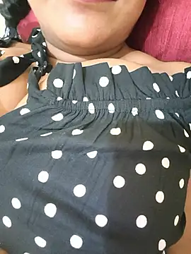 Snapshot of Newragini chatting on 04/18/26, 07:58 Newragini online show from 04/18/26, 07:58