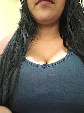 Snapshot of Newragini chatting on 04/22/26, 07:48 Newragini online show from 04/22/26, 07:48