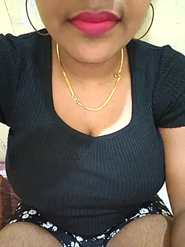 Snapshot of Newragini chatting on 05/06/26, 05:51 Newragini online show from 05/06/26, 05:51