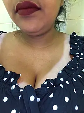 Snapshot of Newragini chatting on 05/09/26, 06:57 Newragini online show from 05/09/26, 06:57
