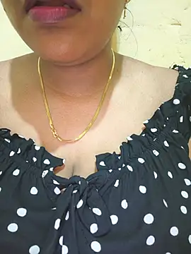 Snapshot of Newragini chatting on 05/16/26, 05:34 Newragini online show from 05/16/26, 05:34