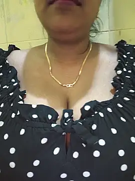 Snapshot of Newragini chatting on 05/20/26, 10:38 Newragini online show from 05/20/26, 10:38