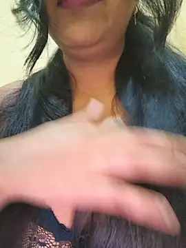 Snapshot of Newragini chatting on 06/08/26, 05:57 Newragini online show from 06/08/26, 05:57