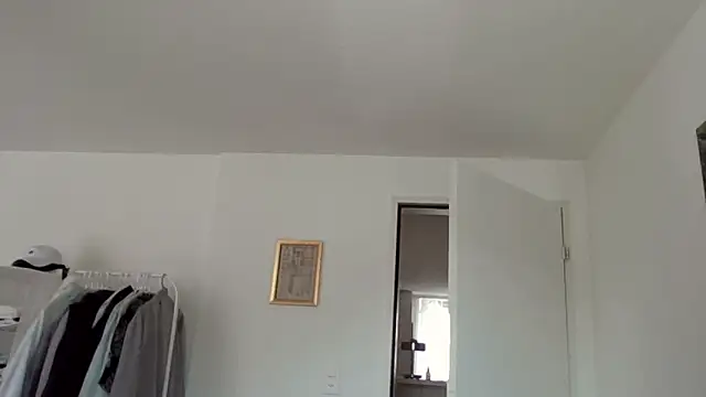 Snapshot of Thomster72 chatting on 06/08/26, 12:38 Thomster72 online show from 06/08/26, 12:38