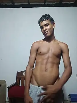 Snapshot of Brayam_30 chatting on 05/18/26, 04:07 Brayam 30 online show from 05/18/26, 04:07
