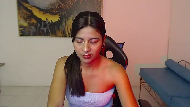Lady isabella  online show from 04/30/26, 01:17