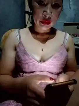 Snapshot of Tieuthu2 chatting on 06/10/26, 12:15 Tieuthu2 online show from 06/10/26, 12:15