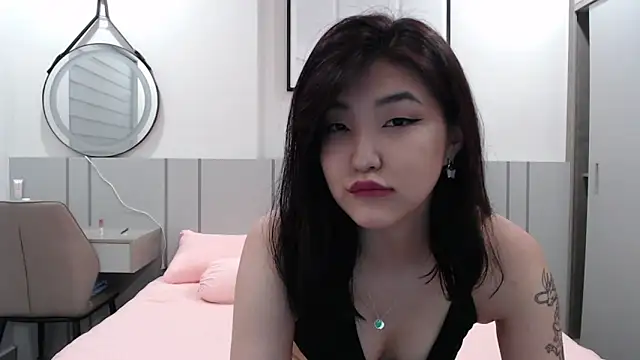 Snapshot of Maiaxoxo chatting on 04/19/26, 02:38 Maiaxoxo online show from 04/19/26, 02:38