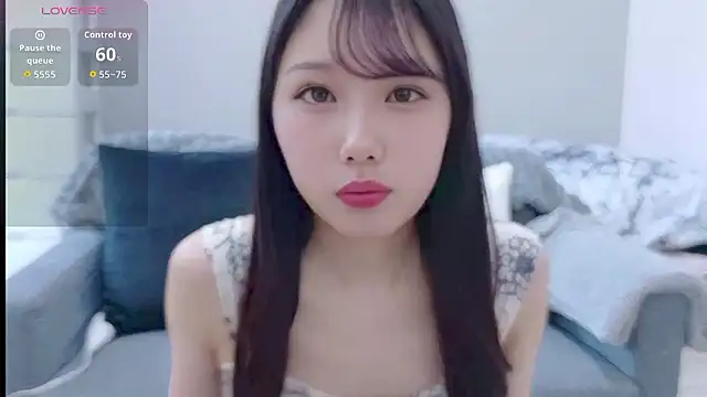 Minamina2 online show from 05/18/26, 12:07