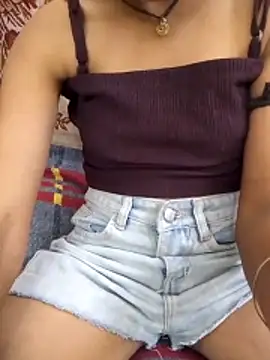 Snapshot of Kamini_rani chatting on 04/20/26, 06:16 Kamini rani online show from 04/20/26, 06:16