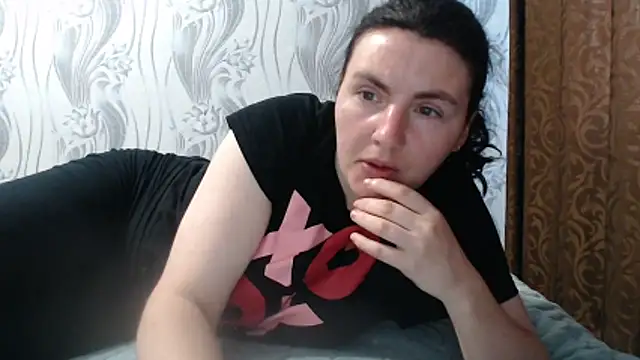 Snapshot of AlinaxJames chatting on 06/09/26, 10:49 AlinaxJames online show from 06/09/26, 10:49