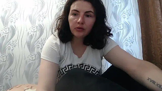 AlinaxJames online show from 06/19/26, 08:07