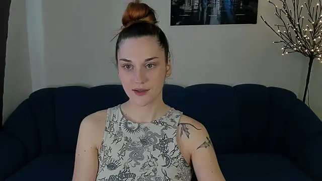 elani lune online show from 06/20/26, 09:23