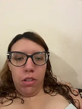 Snapshot of AliceMtz chatting on 06/14/26, 12:30 AliceMtz online show from 06/14/26, 12:30