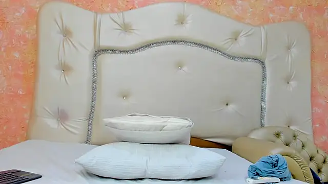 Snapshot of LianCarter_ chatting on 05/21/26, 04:30 LianCarter online show from 05/21/26, 04:30