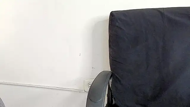 Snapshot of lolabunnysc chatting on 06/12/26, 12:15 lolabunnysc online show from 06/12/26, 12:15