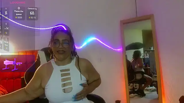 Snapshot of Sweet-Mommy-Milf chatting on 05/03/26, 03:45 Sweet-Mommy-Milf online show from 05/03/26, 03:45