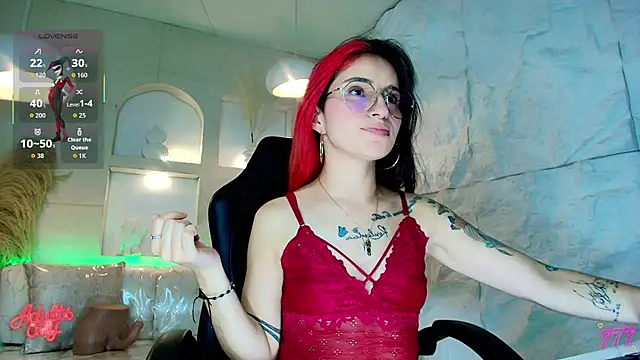 Snapshot of Moon_Red_r chatting on 04/20/26, 07:48 Moon Red r online show from 04/20/26, 07:48