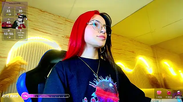 Snapshot of Moon_Red_r chatting on 05/25/26, 07:42 Moon Red r online show from 05/25/26, 07:42