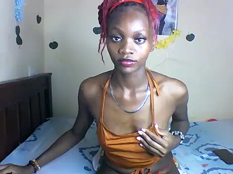 Snapshot of LunaNior chatting on 06/03/26, 02:33 LunaNior online show from 06/03/26, 02:33
