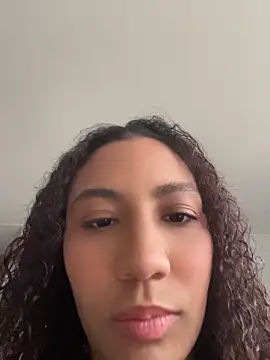 Daphnne Curly online show from 06/07/26, 10:46