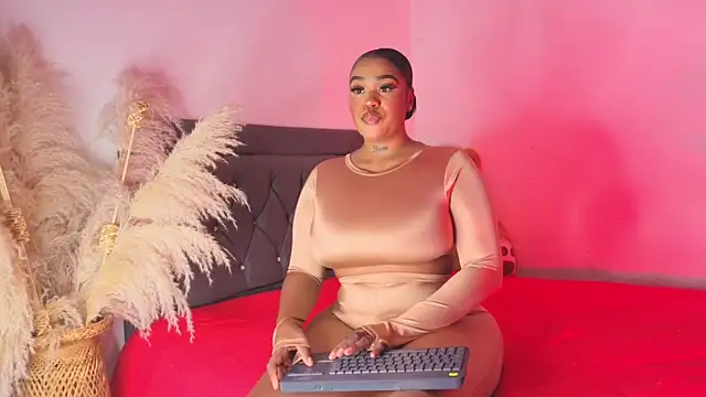 Thalyanna ebonny online show from 05/03/26, 11:55