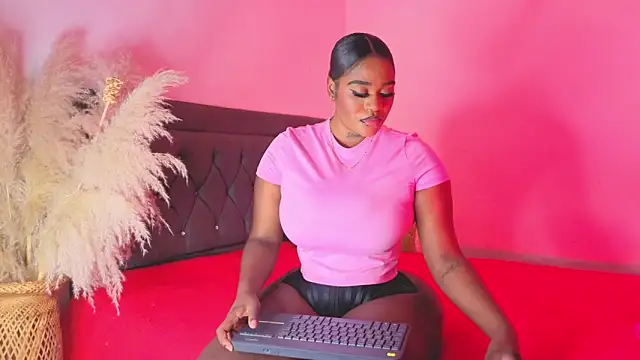 Thalyanna ebonny online show from 05/05/26, 07:44