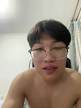 Snapshot of Ycen_ chatting on 05/11/26, 04:15 Ycen online show from 05/11/26, 04:15