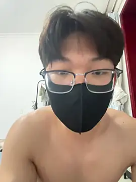Snapshot of Ycen_ chatting on 06/12/26, 04:39 Ycen online show from 06/12/26, 04:39