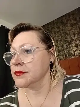 I amVeronicle online show from 05/25/26, 06:36
